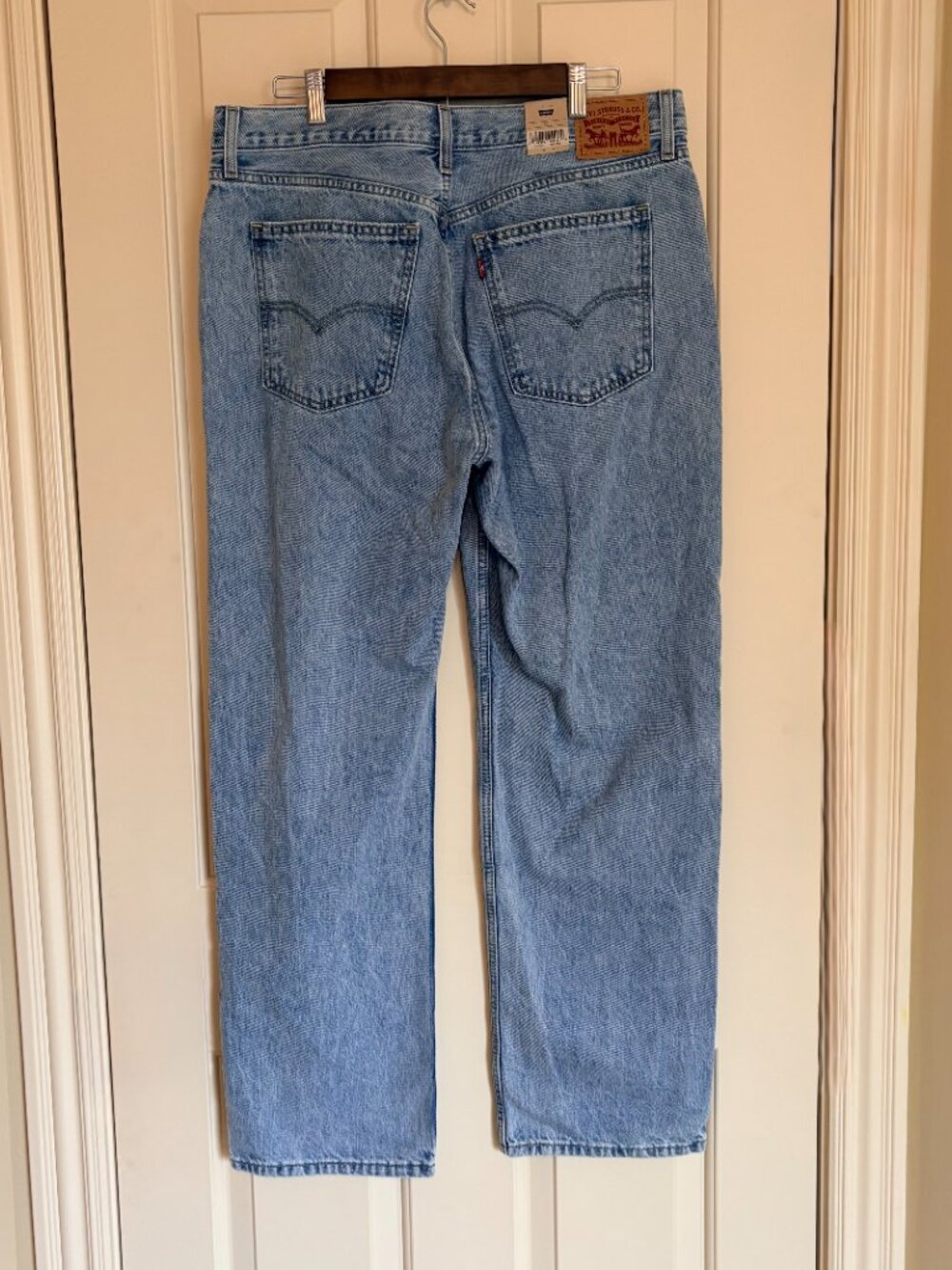 Levi's NWT Low Pro Straight Jeans 32 Charlie Glow Up Medium Wash Denim - Picture 4 of 12